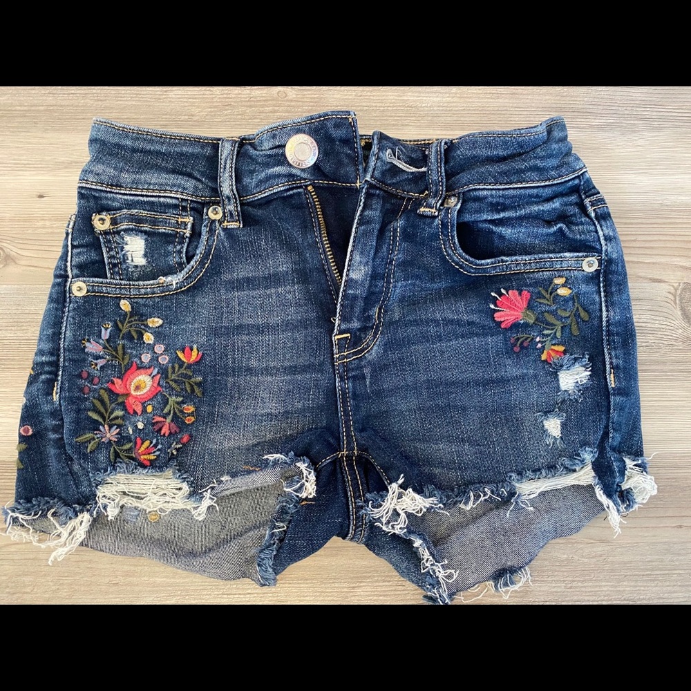 American eagle floral shorts